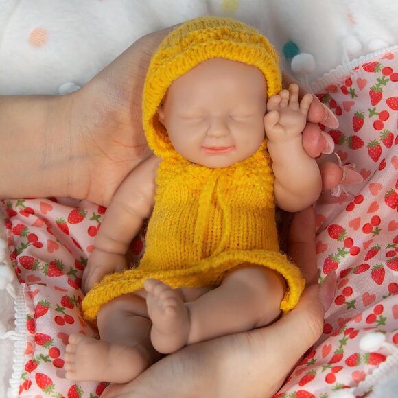 🆕8 Inch Mini Reborn Silicone Baby Doll Smile Face Infant Realistic Girl Doll - Picture 14 of 15